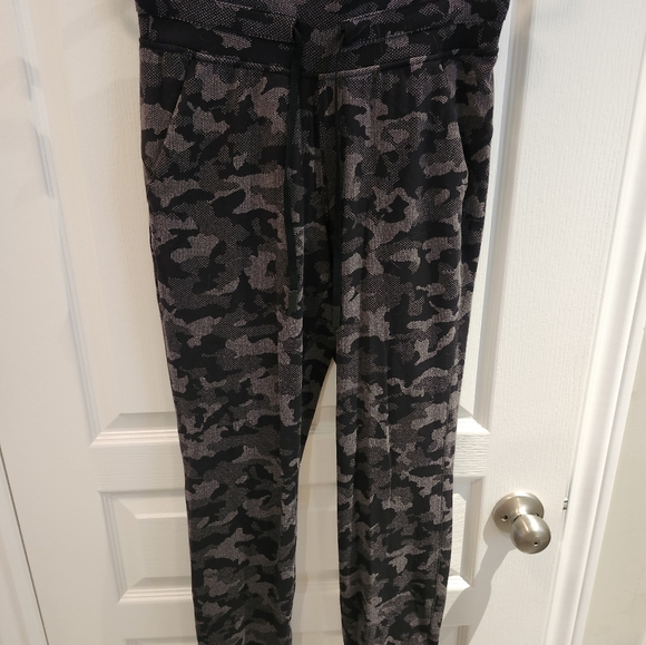 Lululemon Ready to Rulu Jogging Pants - Picture 2 of 4